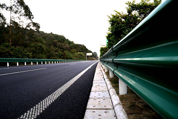 山东高速公路护栏的常用类型